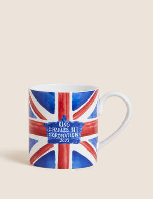 marksandspencer_Korunovace2023_T34_0020E_hrnek s britskou vlajkou King Charles III_169Kc.jpg